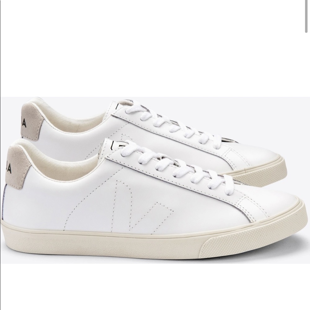 Veja Esplar leather sneakers - almost brand new!